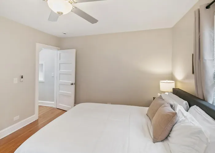 Apartment Uss Alexandria