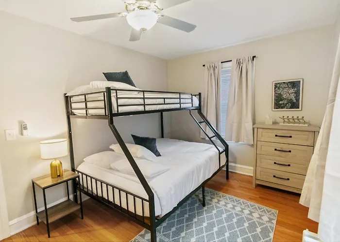 Uss Alexandria Apartment Highwood